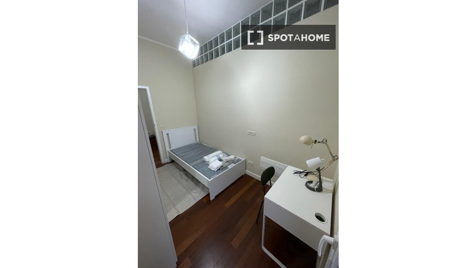 Double room Bologna, 8 beds, 185m² — photo 3