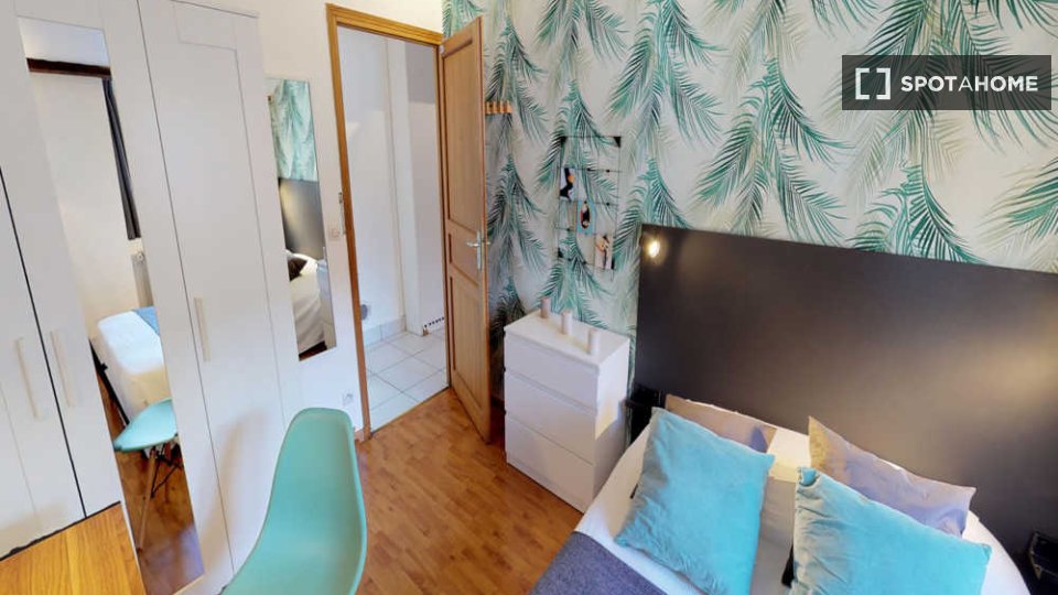 Double room Lyon, 5 beds, 130m² — photo 17