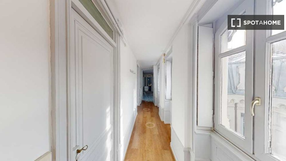 Double room Lyon, 5 beds, 160m² — photo 5