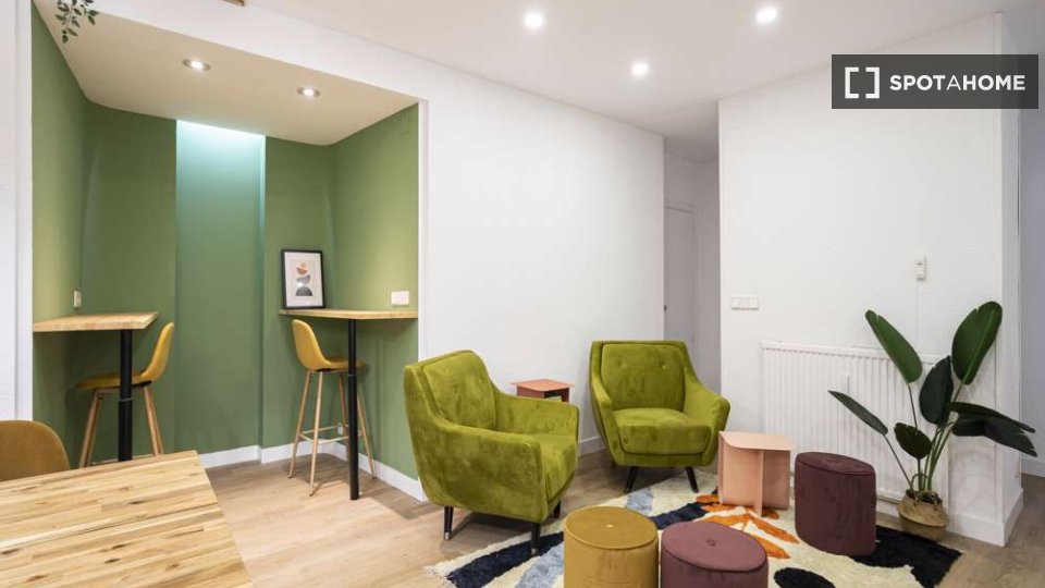 Double room Madrid, 16 beds — photo 34