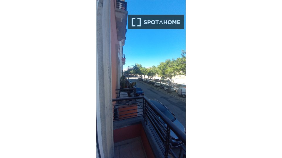 Double room Lisbon, 5 beds, 130m² — photo 13