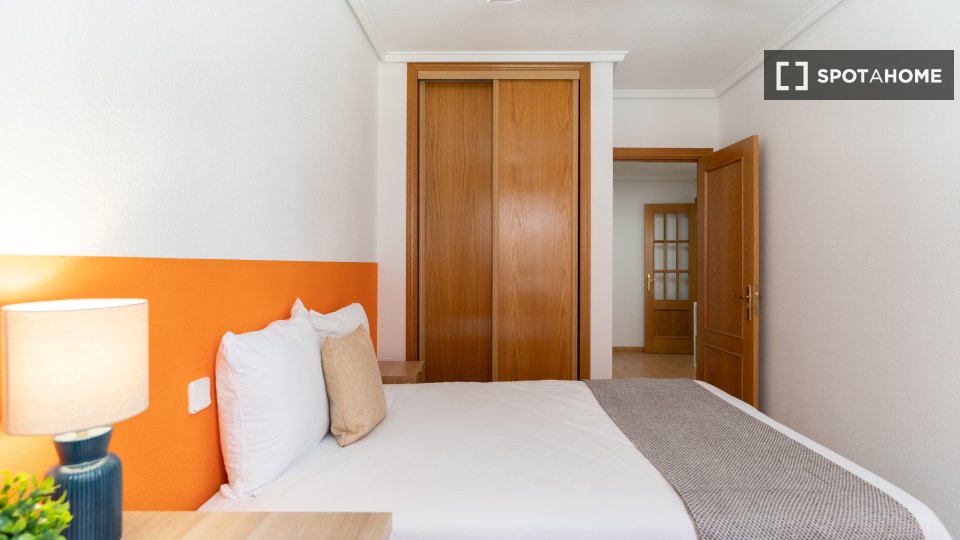Double room Madrid, 5 beds — photo 2