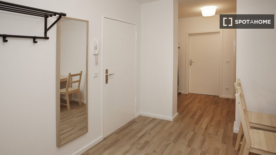 Double room Berlin, 4 beds, 71m² — photo 12