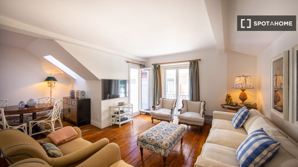 Apartment Lisbon, 2 beds, 100m² — photo 3