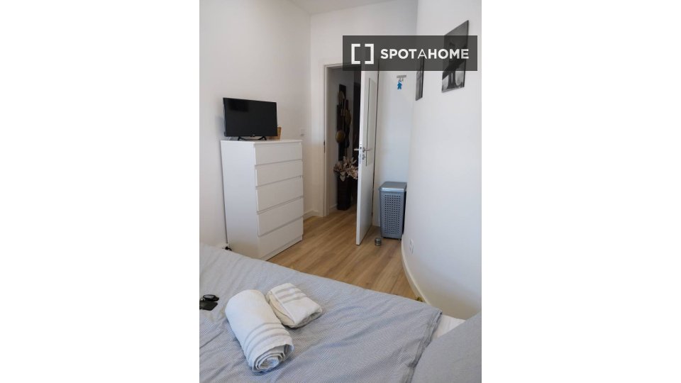Double room Lisbon, 5 beds — photo 16