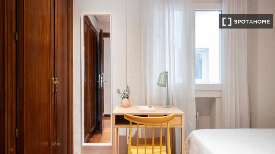Double room Madrid, 6 beds — photo 54