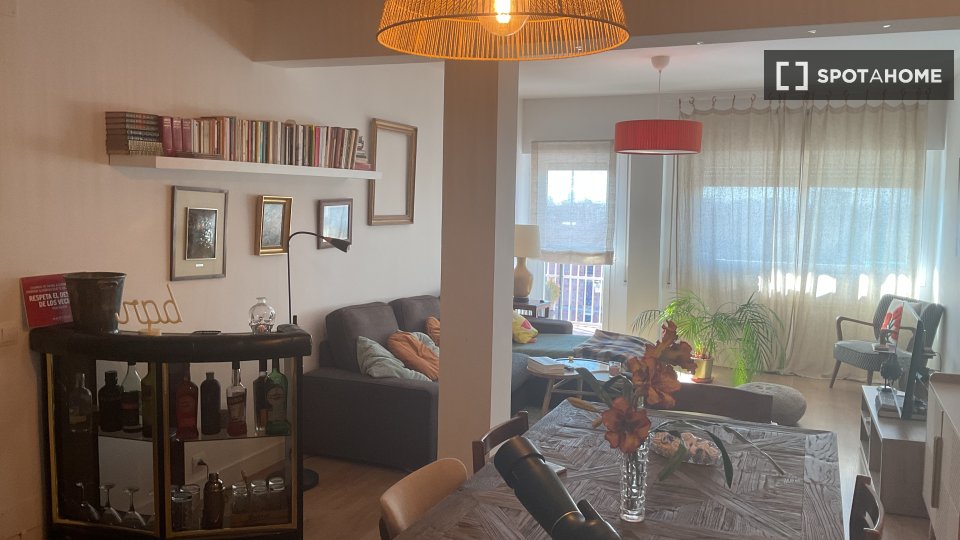 Double room Madrid, 5 beds, 130m² — photo 9