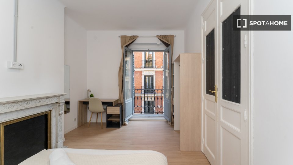 Double room Madrid, 10 beds — photo 30