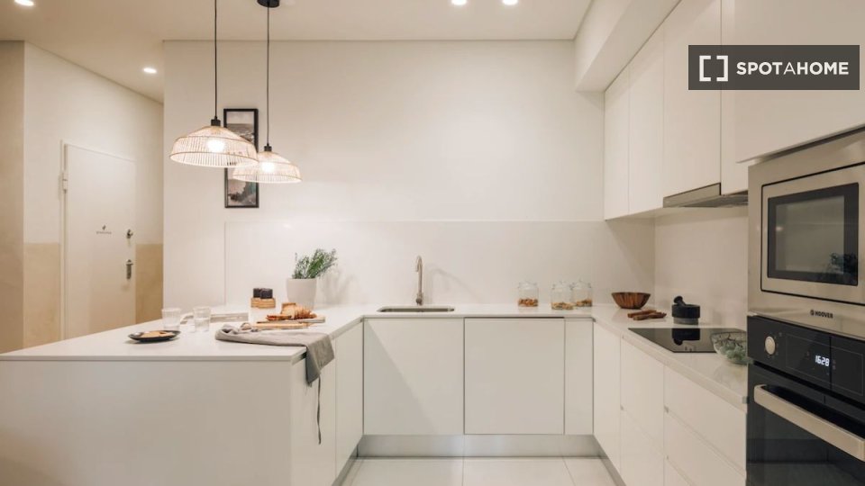 Apartment Lisbon, 3 beds — photo 13