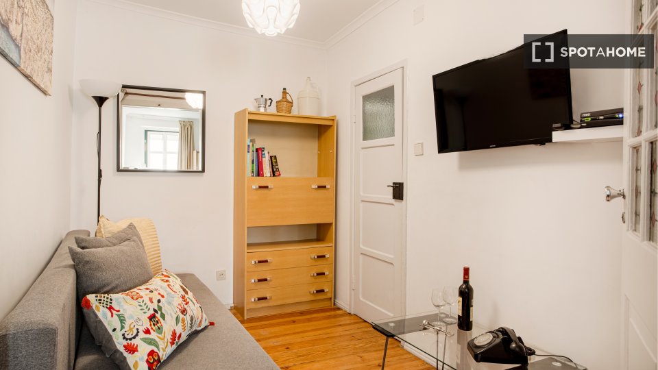 Apartment Lisbon, 1 bed — photo 5