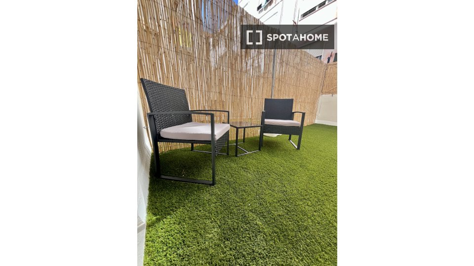 Double room Valencia, 5 beds, 120m² — photo 13