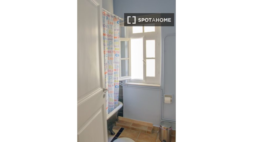 Double room Athens, 4 beds — photo 6