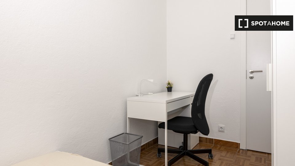 Double room Lisbon, 4 beds — photo 2