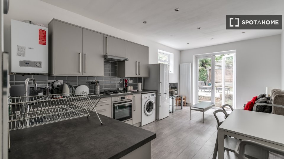 Apartment London, 2 beds — photo 9