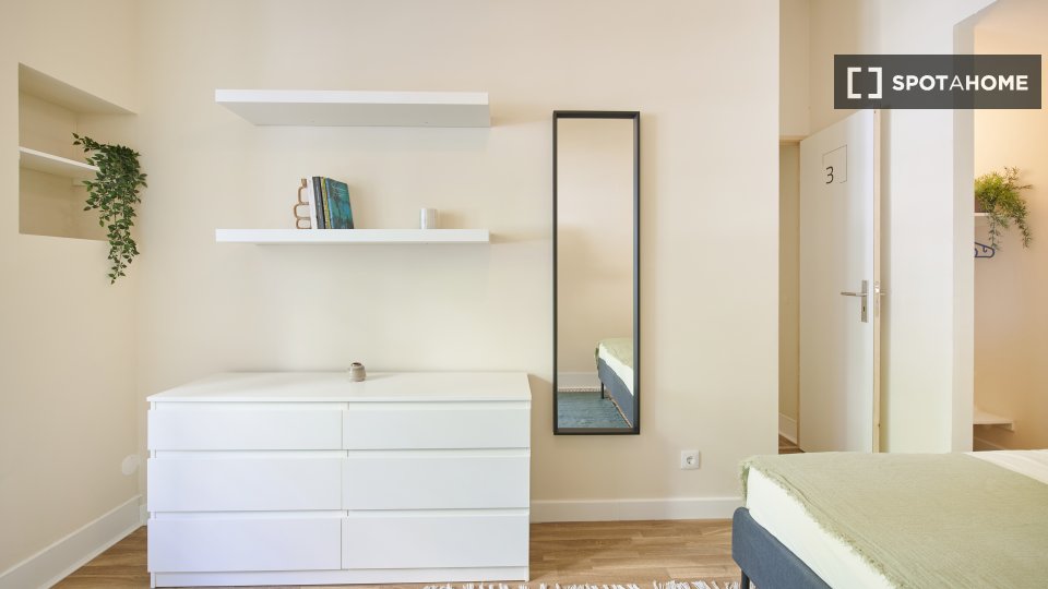 Double room Lisbon, 9 beds — photo 10