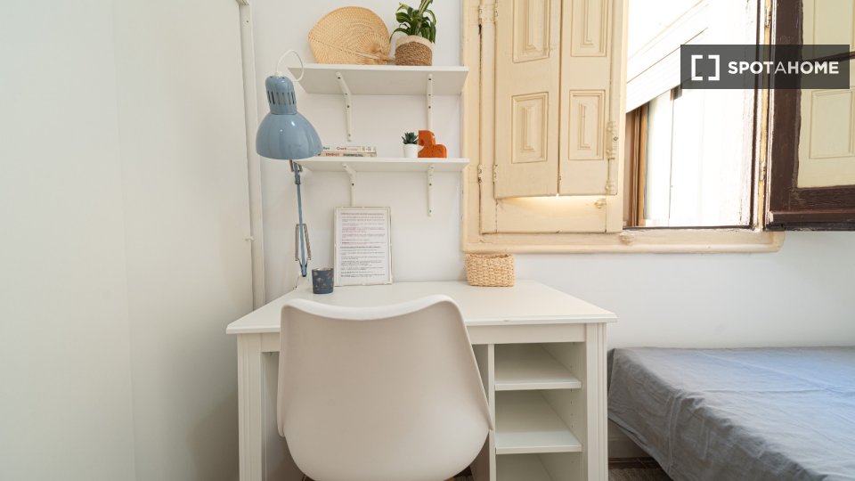 Double room Barcelona, 17 beds, 400m² — photo 12