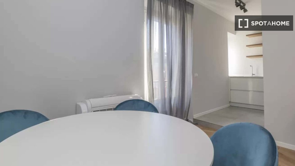 Apartment Milan, 1 bed, 49m² — photo 3