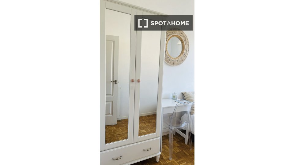 Double room Madrid, 4 beds, 120m² — photo 26