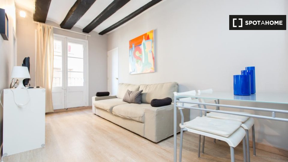 Apartment Barcelona, 2 beds, 55m² — photo 1