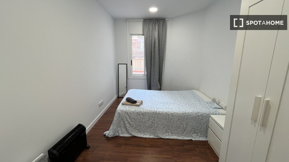Double room Barcelona, 13 beds, 290m² — photo 15