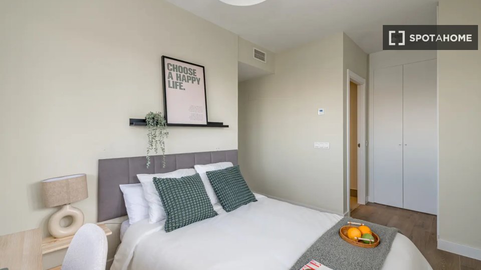 Double room Madrid, 5 beds — photo 8