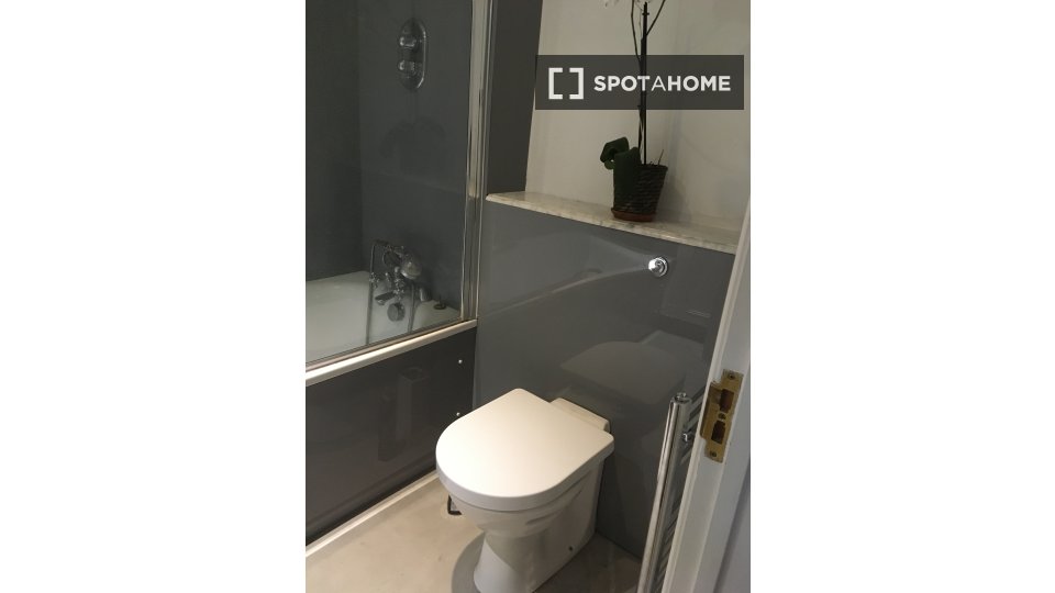 Double room London, 3 beds, 1000m² — photo 12