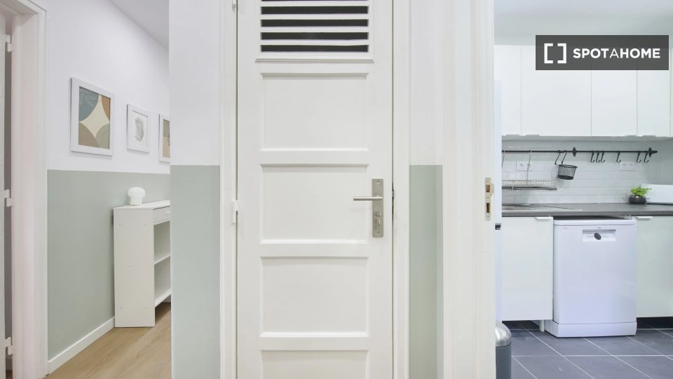 Double room Lisbon, 4 beds — photo 18