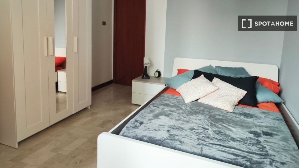 Double room Bologna, 3 beds — photo 11