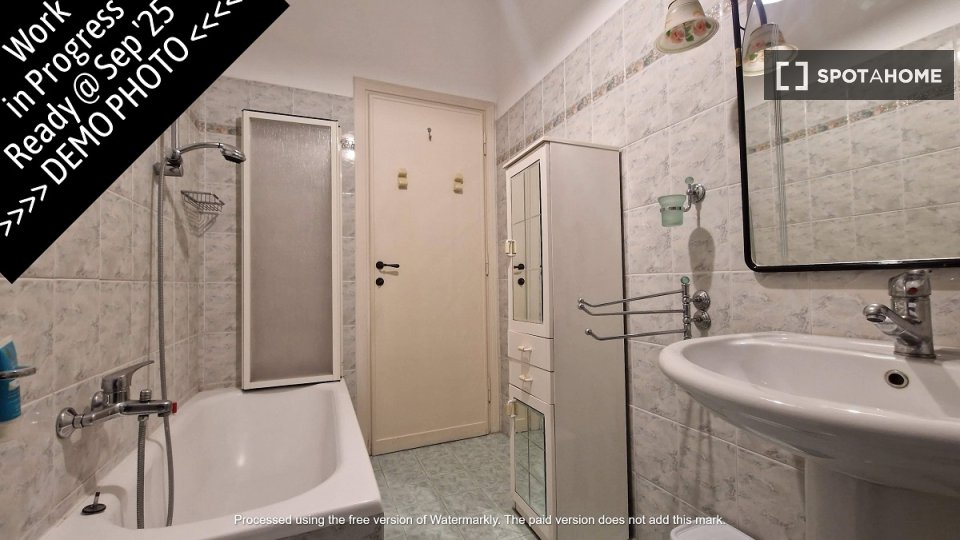 Double room Rome, 3 beds — photo 16