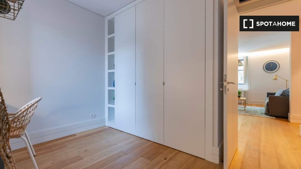 Apartment Lisbon, 1 bed — photo 12