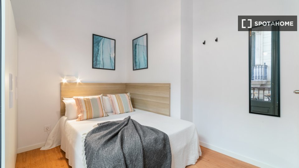 Double room Barcelona, 9 beds, 285m² — photo 9