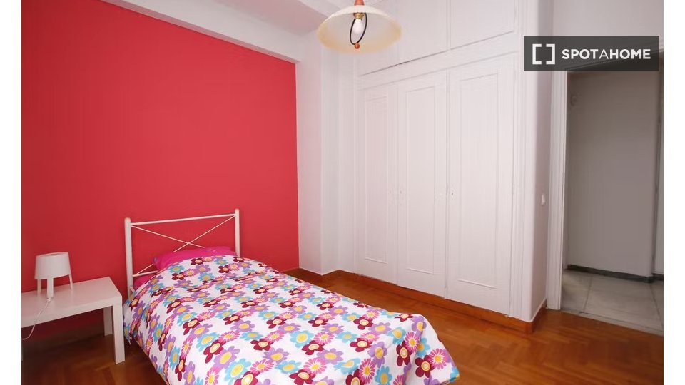 Double room Athens, 7 beds — photo 11