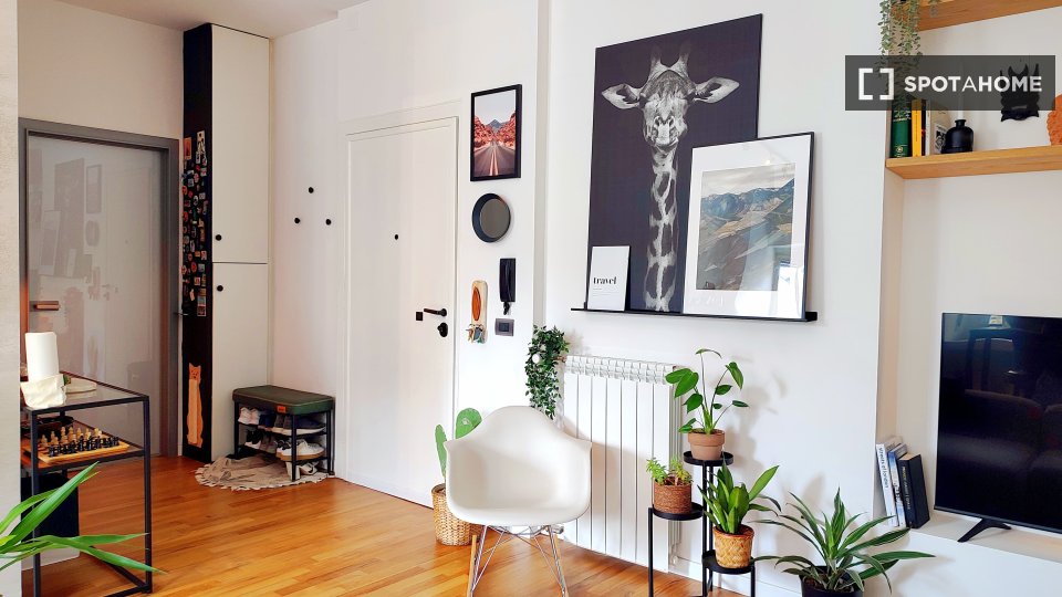 Apartment Milan, 1 bed, 63m² — photo 2