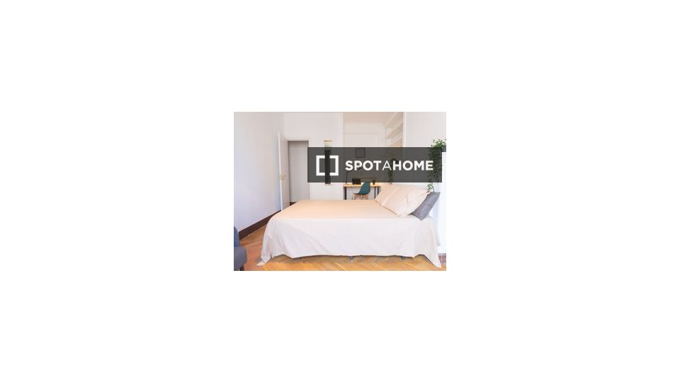 Double room Barcelona, 9 beds, 210m² — photo 18