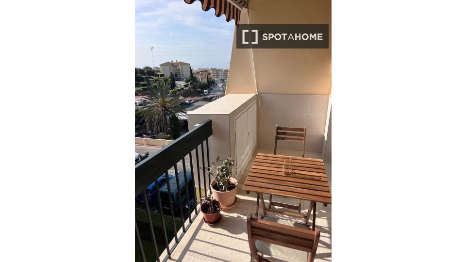 Apartment Malaga, 3 beds, 93m² — photo 1