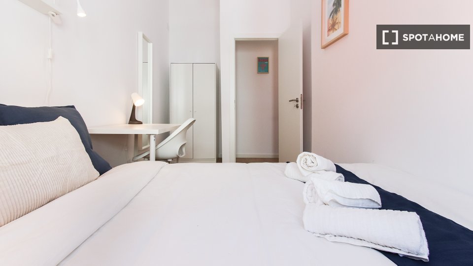 Apartment Lisbon, 2 beds — photo 15