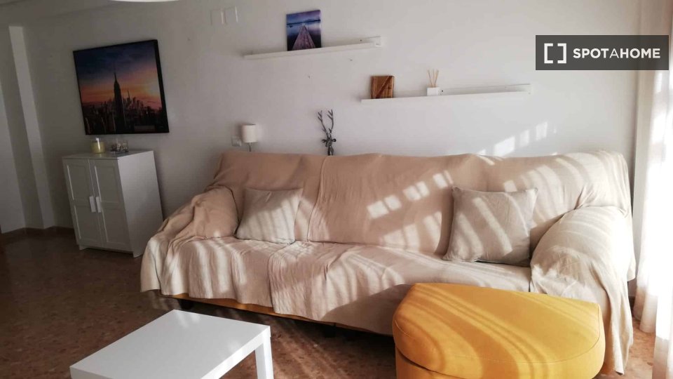 Double room Valencia, 3 beds — photo 12