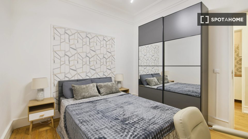 Double room Lisbon, 6 beds — photo 13