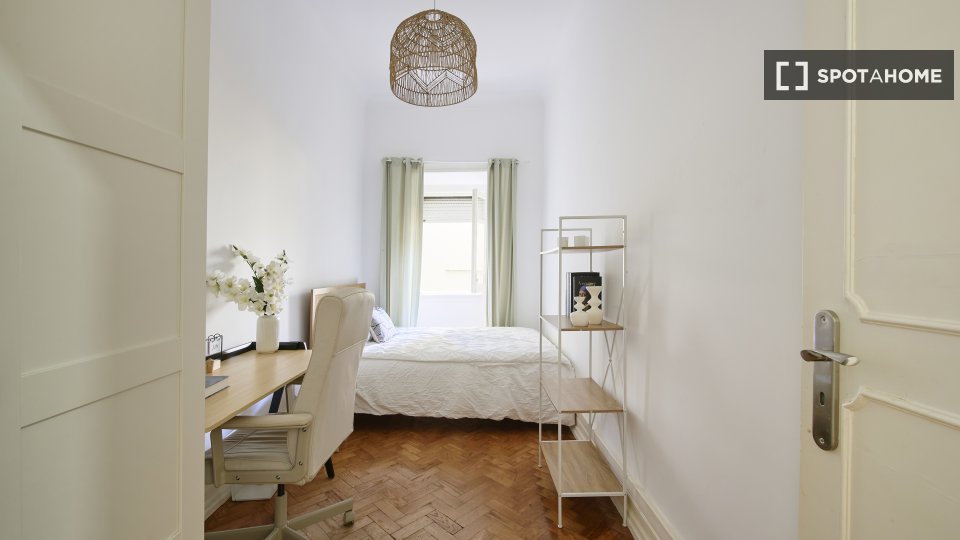 Double room Lisbon, 10 beds — photo 46