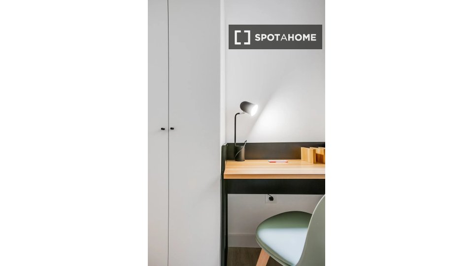 Double room Madrid, 11 beds — photo 25