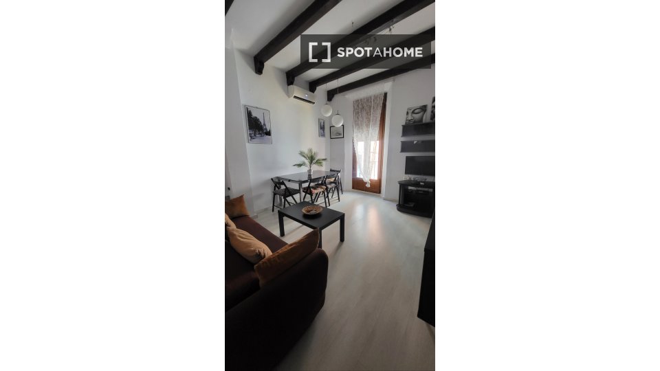 Double room Cadiz, 3 beds, 105m² — photo 8