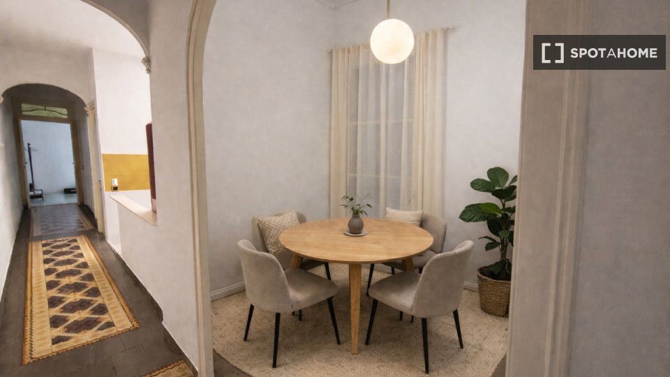 Apartment Barcelona, 2 beds, 90m² — photo 2