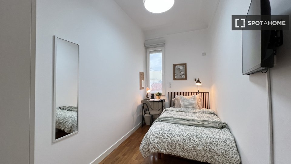 Double room Madrid, 6 beds — photo 11