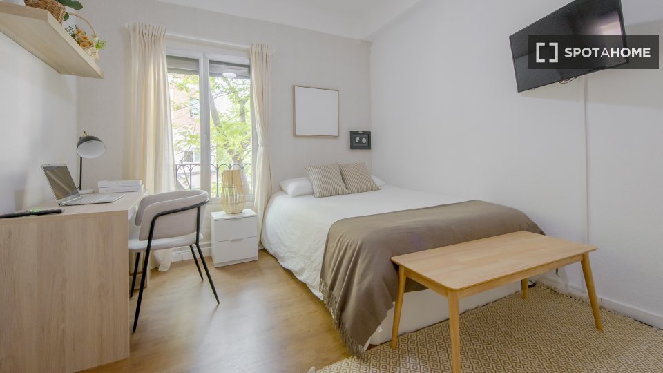 Double room Madrid, 4 beds, 120m² — photo 13