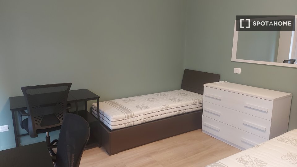 Double room Milan, 3 beds, 80m² — photo 15