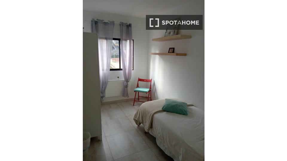 Double room Santa_Cruz_De_Tenerife, 3 beds, 75m² — photo 45