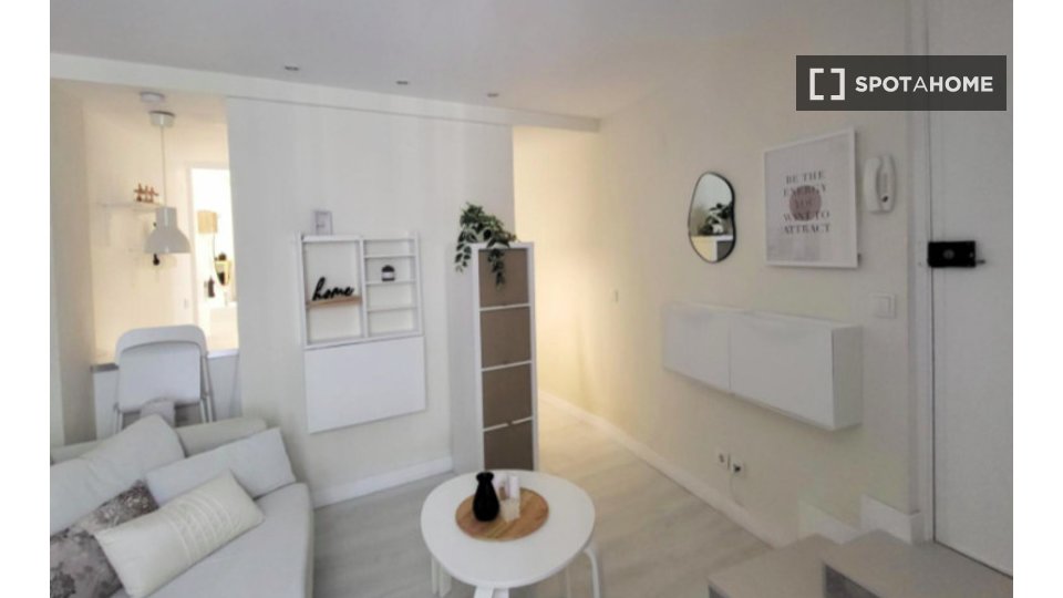 Apartment Lisbon, 1 bed, 32m² — photo 10