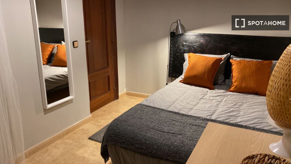 Double room Madrid, 4 beds — photo 46