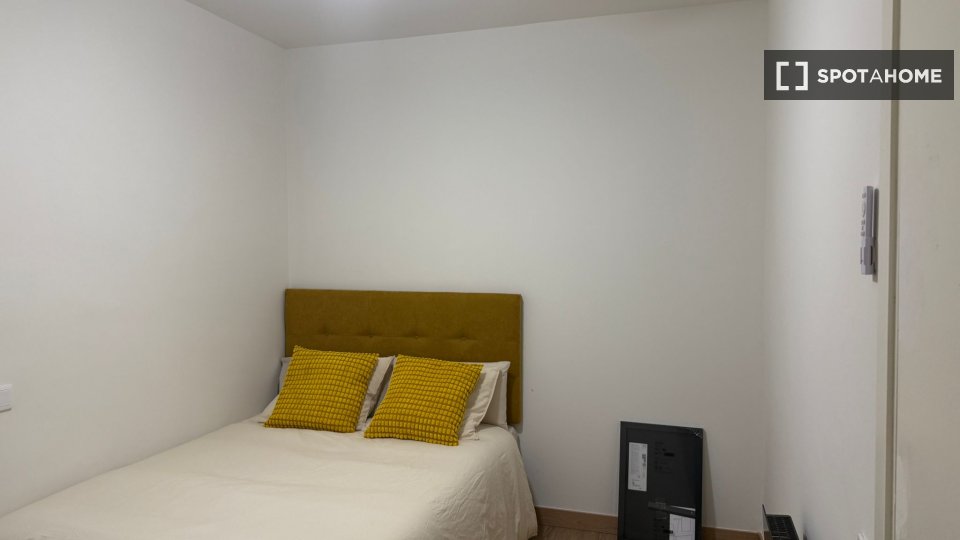 Double room Barcelona, 6 beds, 120m² — photo 40