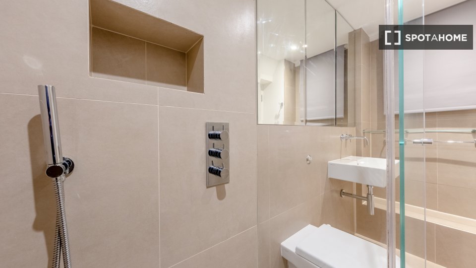 Apartment London, 1 bed, 52m² — photo 13